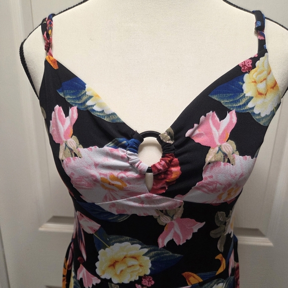 Guess Slit Tie Leg Floral Guess Romper - Picture 6 of 10